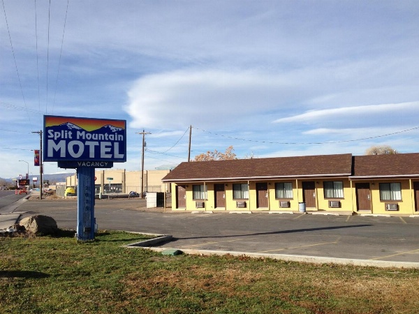 Split Mountain Motel image 32